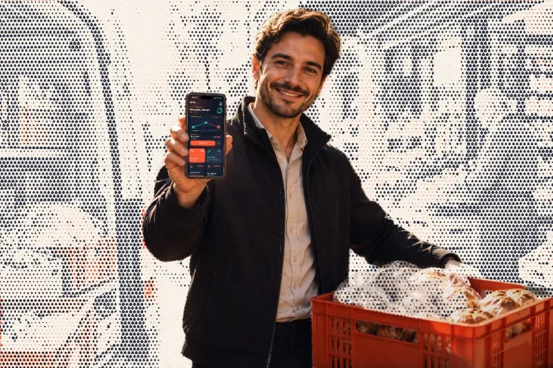 Saha satış temsilcisinin telefonunda sipnik Sahada